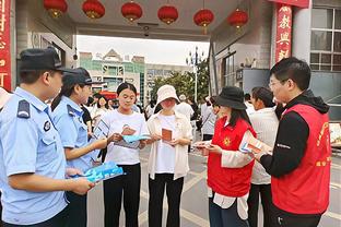 基米希本场数据：2次关键传球，14次丢失球权，获评7分